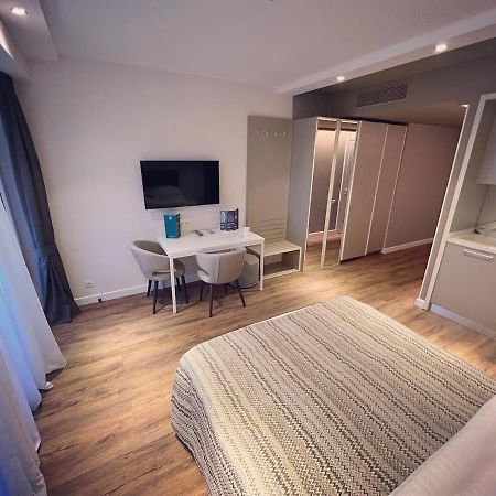 Gq Apartments On First Line 巴统 外观 照片