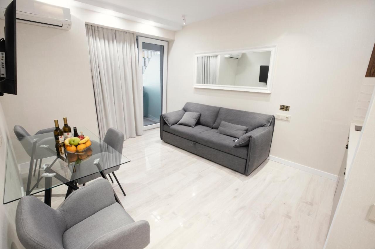 Gq Apartments On First Line 巴统 外观 照片