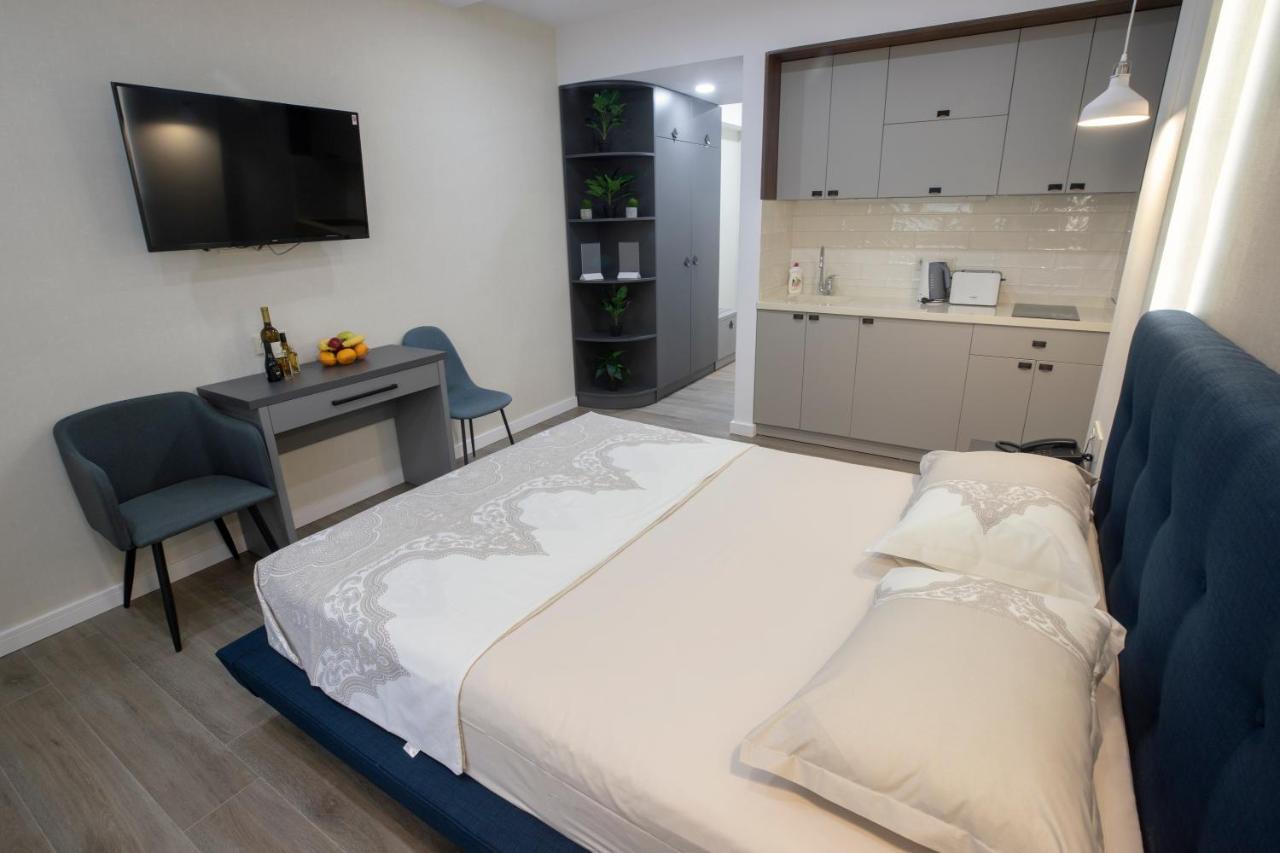 Gq Apartments On First Line 巴统 外观 照片