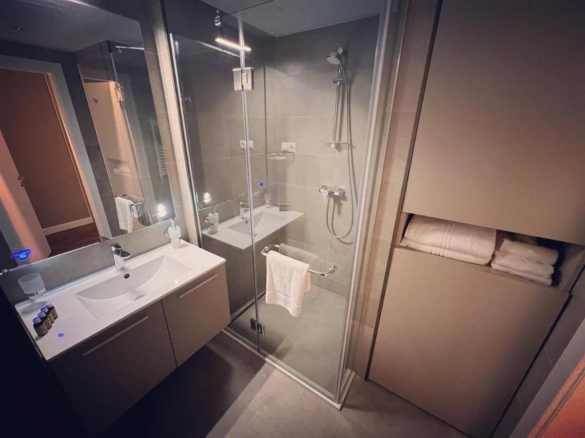 Gq Apartments On First Line 巴统 外观 照片