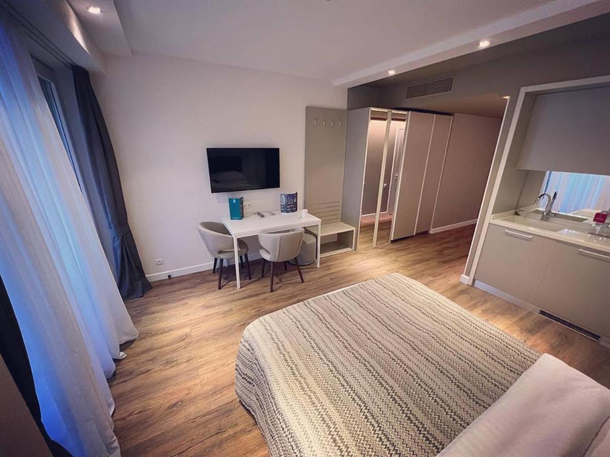 Gq Apartments On First Line 巴统 外观 照片