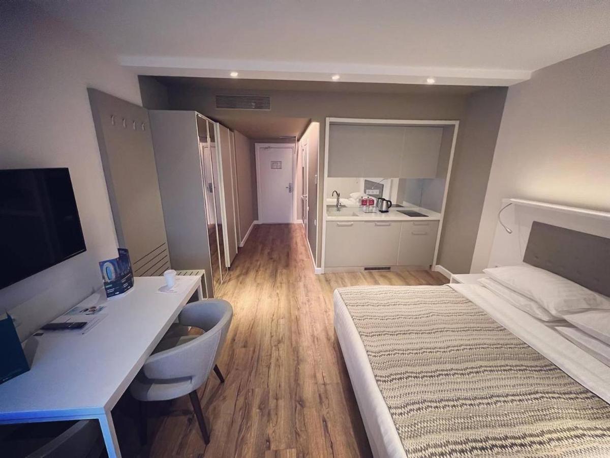 Gq Apartments On First Line 巴统 外观 照片
