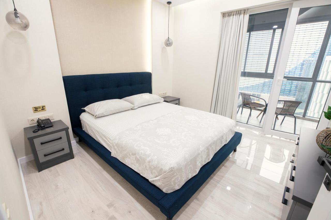 Gq Apartments On First Line 巴统 外观 照片