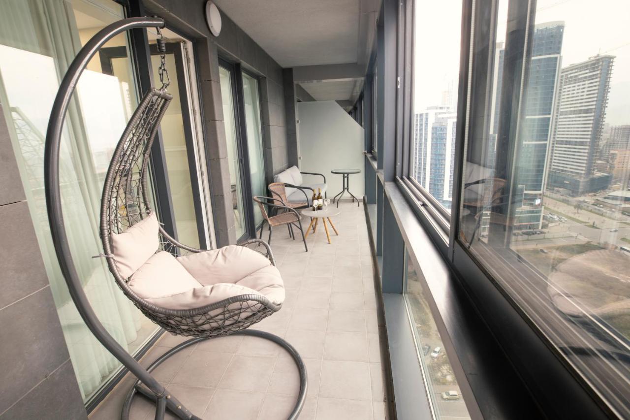 Gq Apartments On First Line 巴统 外观 照片