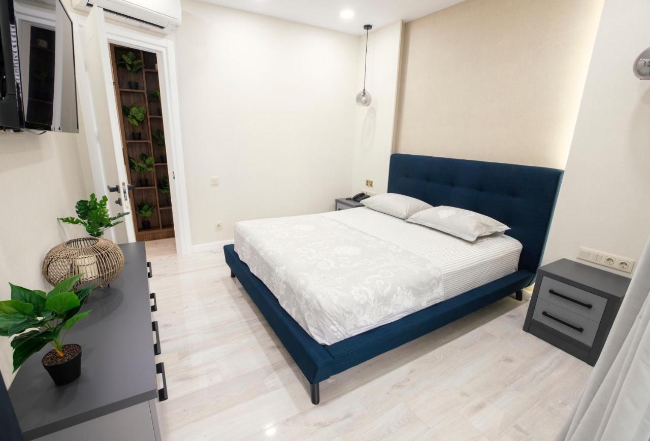 Gq Apartments On First Line 巴统 外观 照片